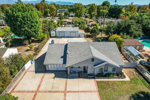 Tiny photo for 6912 Louise Ave, Lake Balboa, CA 91406 (MLS # SR25242955)