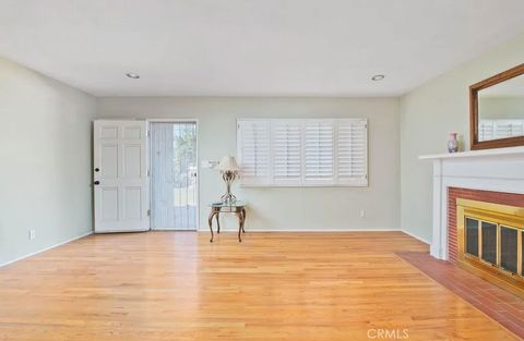 Tiny photo for 6912 Louise Ave, Lake Balboa, CA 91406 (MLS # SR25242955)