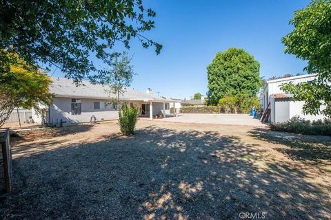 Tiny photo for 6912 Louise Ave, Lake Balboa, CA 91406 (MLS # SR25242955)