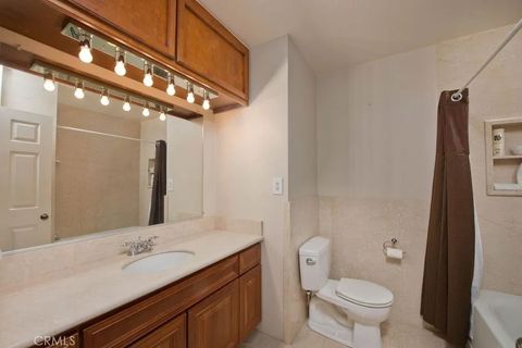 Tiny photo for 6912 Louise Ave, Lake Balboa, CA 91406 (MLS # SR25242955)