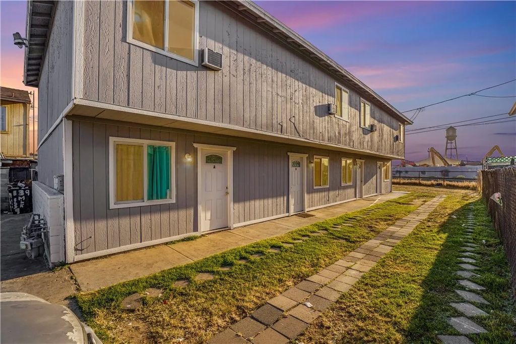 Photo of 139 Dr Martin Luther King Jr Boulevard, Bakersfield, CA 93307 (MLS # DW26069323)