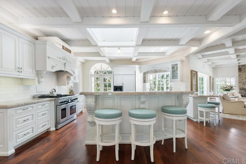 17401 Via Cuatro Caminos