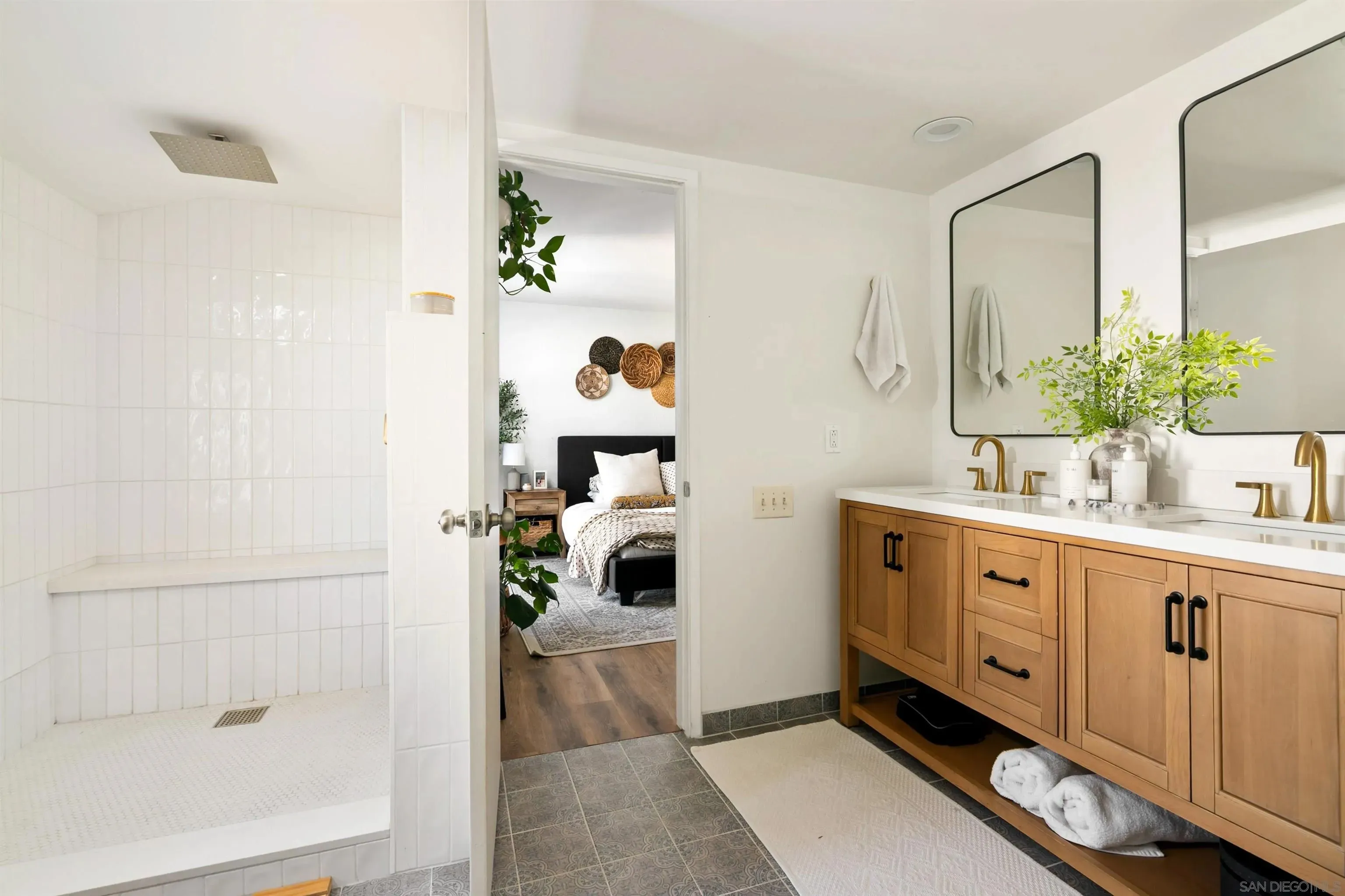 San Diego, California 92109, United States, 2 Bedrooms Bedrooms, ,3 BathroomsBathrooms,Residential,Active,233111