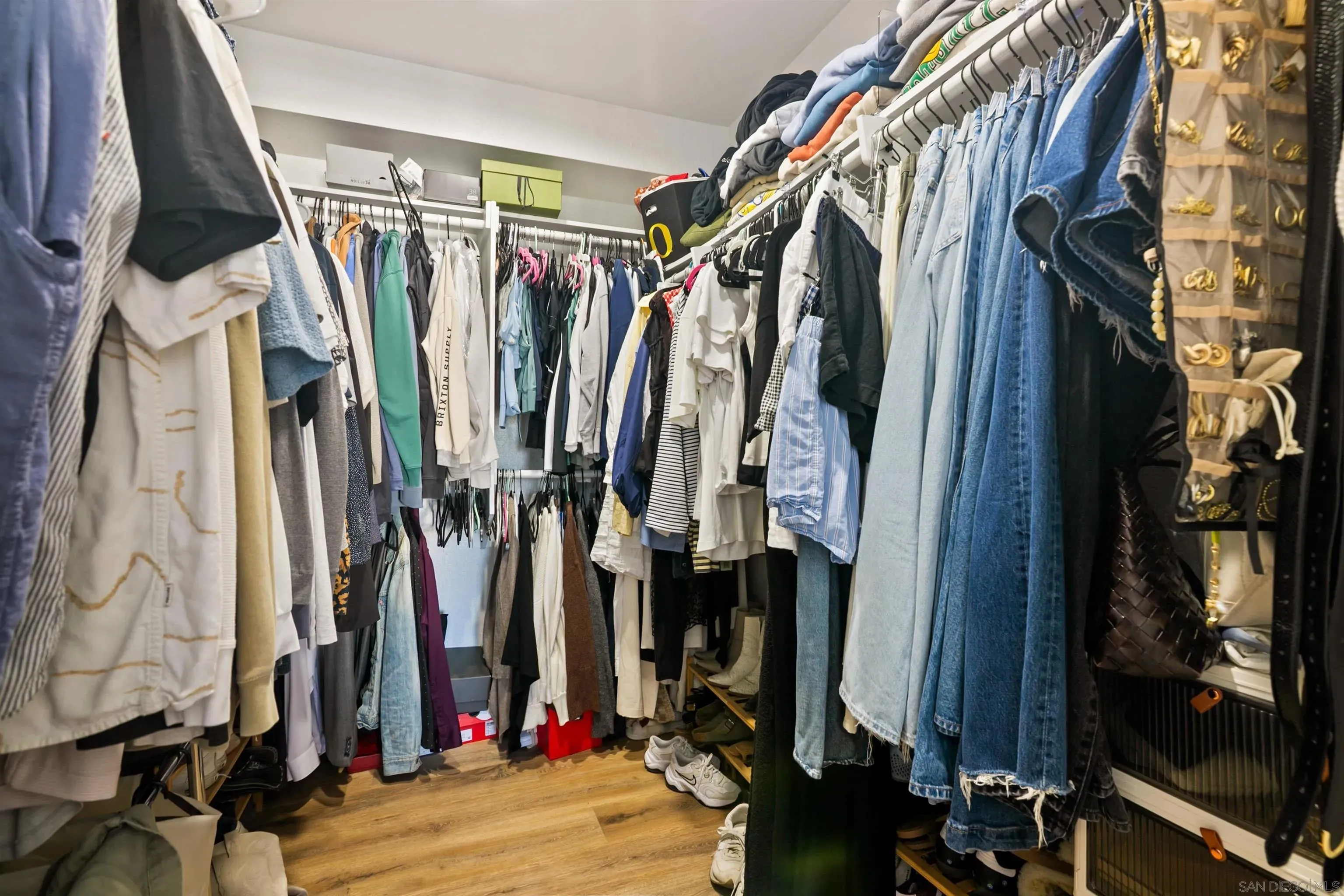 San Diego, California 92109, United States, 2 Bedrooms Bedrooms, ,3 BathroomsBathrooms,Residential,Active,233111