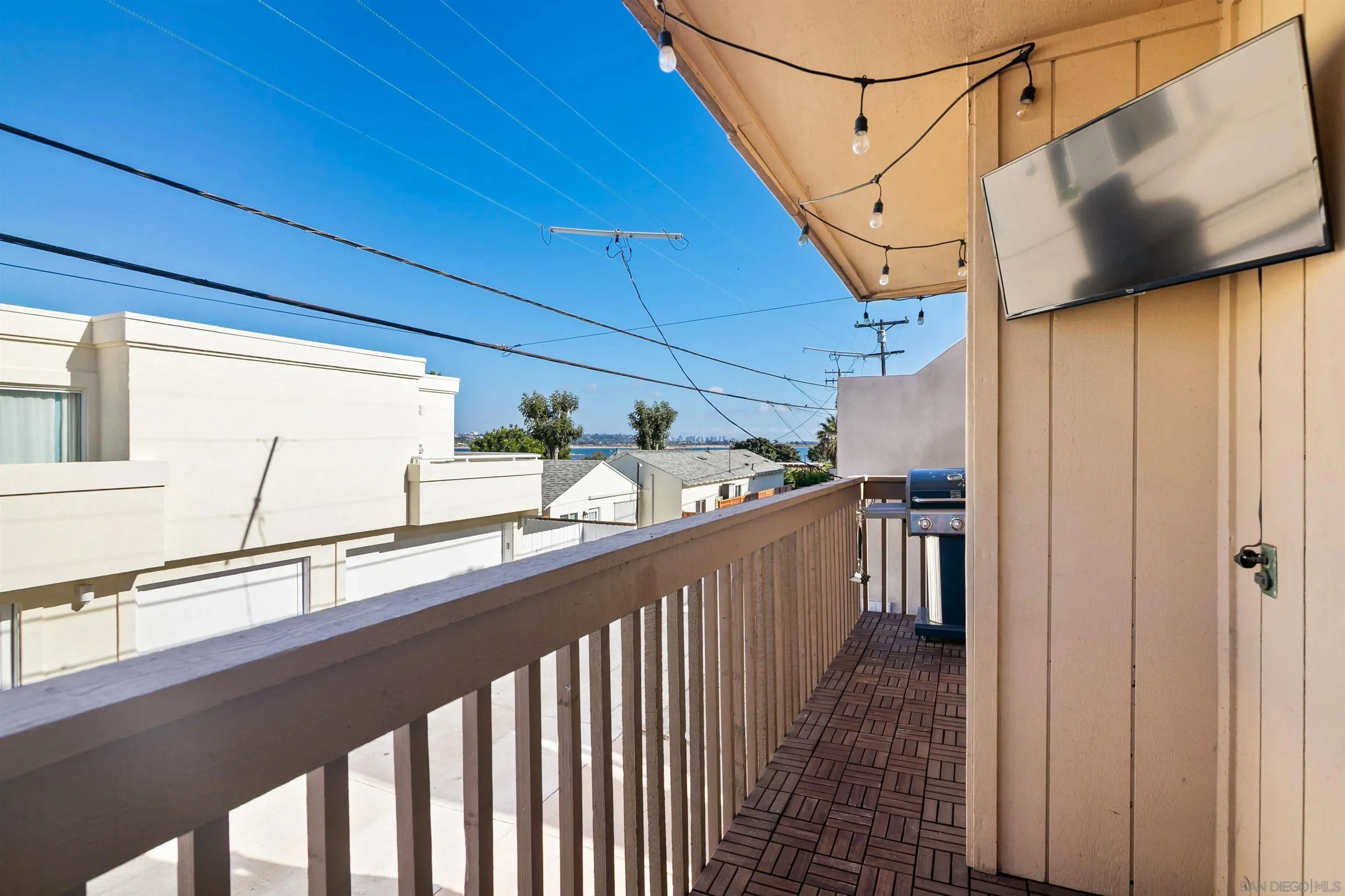 San Diego, California 92109, United States, 2 Bedrooms Bedrooms, ,3 BathroomsBathrooms,Residential,Active,233111