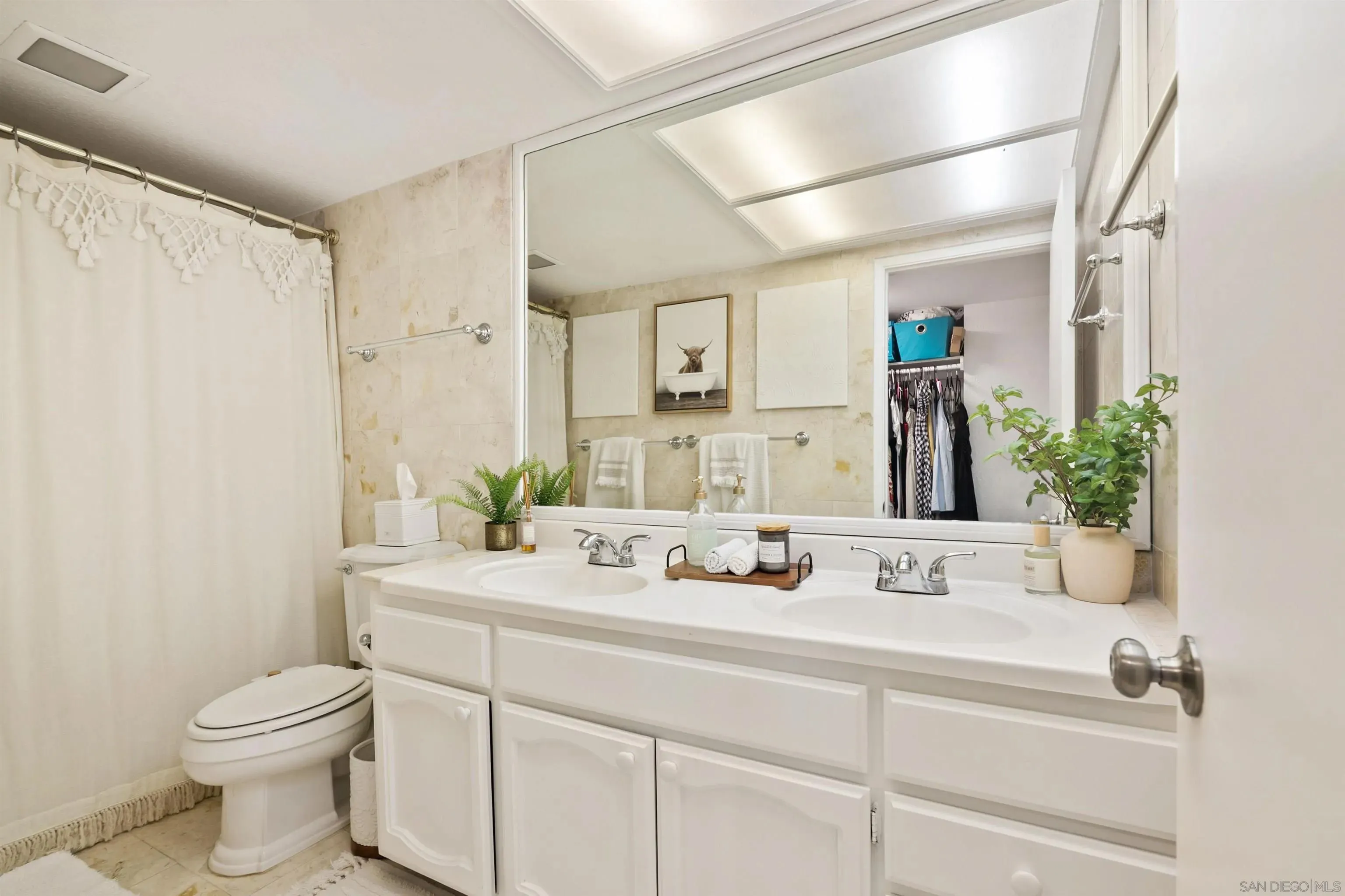 San Diego, California 92109, United States, 2 Bedrooms Bedrooms, ,3 BathroomsBathrooms,Residential,Active,233111