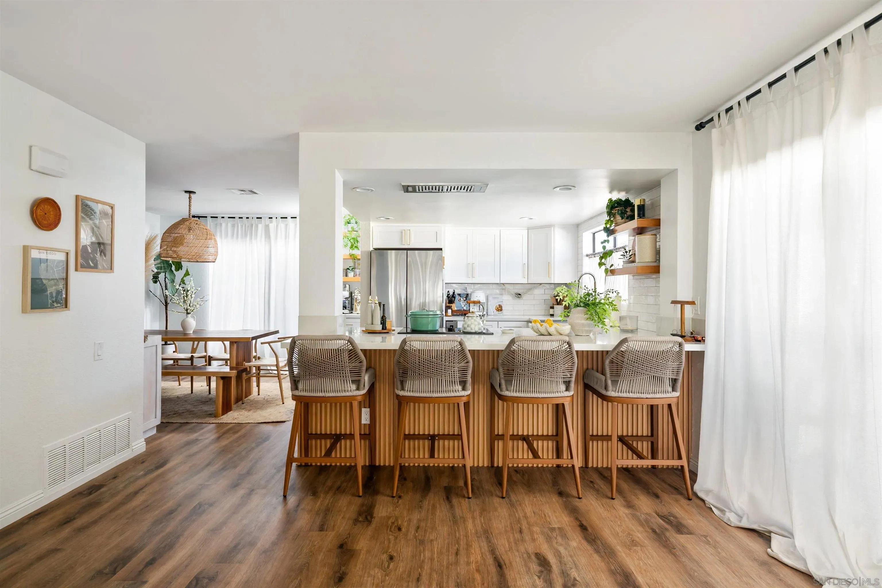 San Diego, California 92109, United States, 2 Bedrooms Bedrooms, ,3 BathroomsBathrooms,Residential,Active,233111