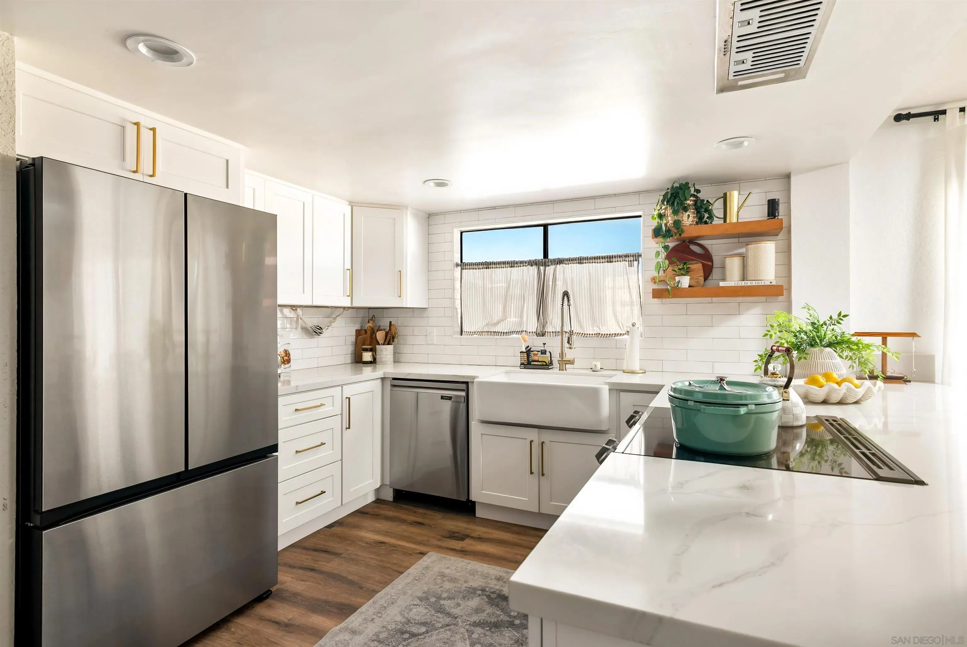 San Diego, California 92109, United States, 2 Bedrooms Bedrooms, ,3 BathroomsBathrooms,Residential,Active,233111