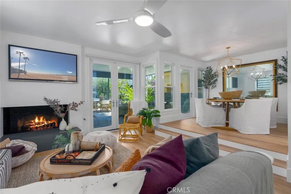 Photo of 409 Goldenrod Avenue #B, Corona Del Mar, CA 92625 (MLS # NP26086022)