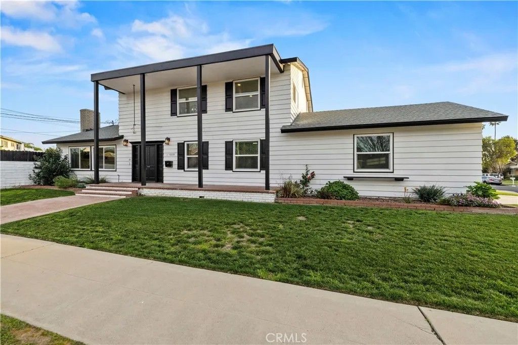 Photo of 10228 Amestoy, Northridge, CA 91325 (MLS # SR26024000)