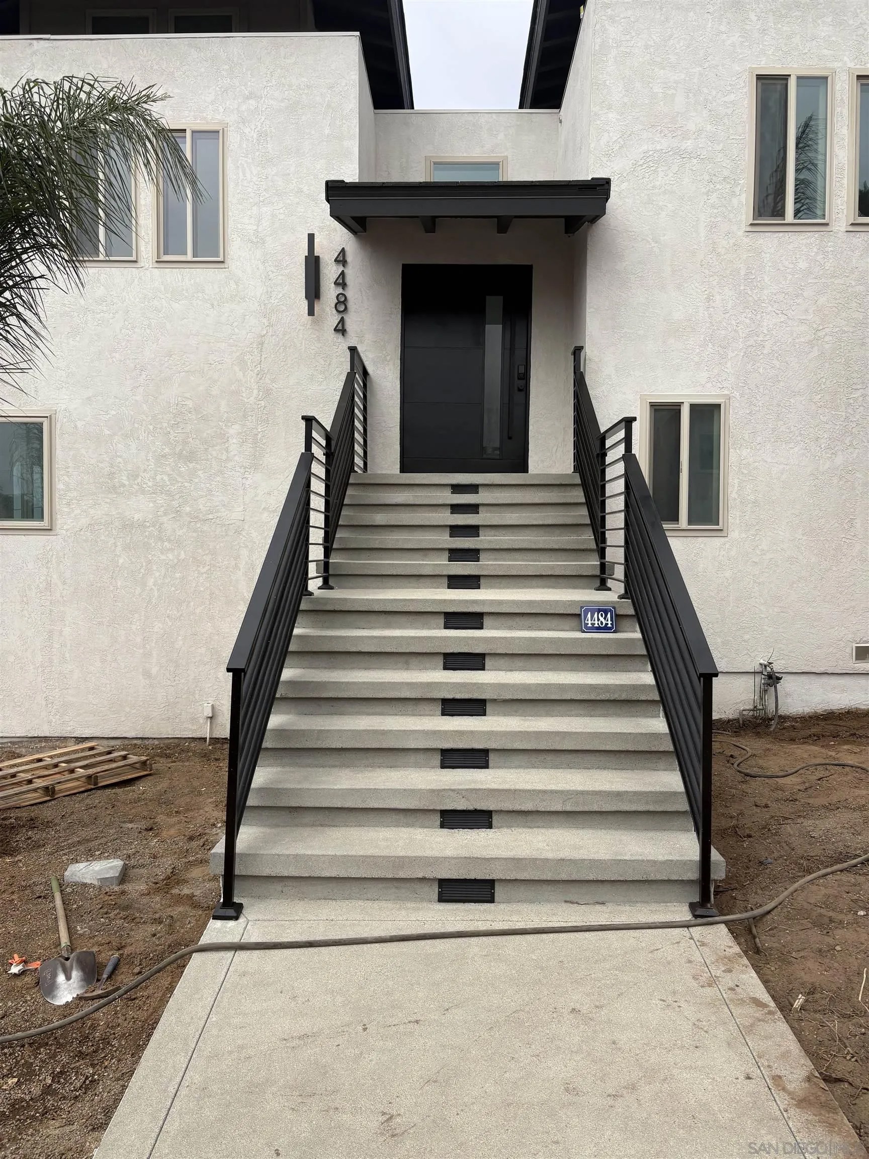 4484 Long Branch Avenue