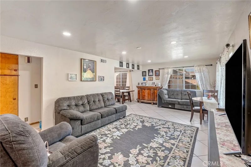535 E Valencia Street
