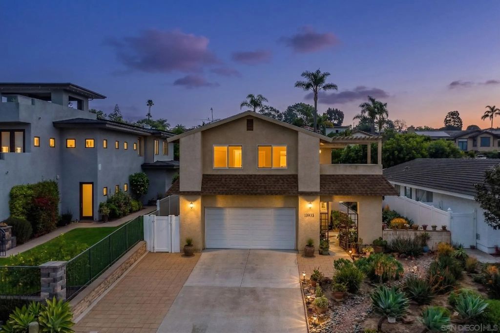 Photo of 13933 Recuerdo Dr, Del Mar, CA 92014 (MLS # 260008118)