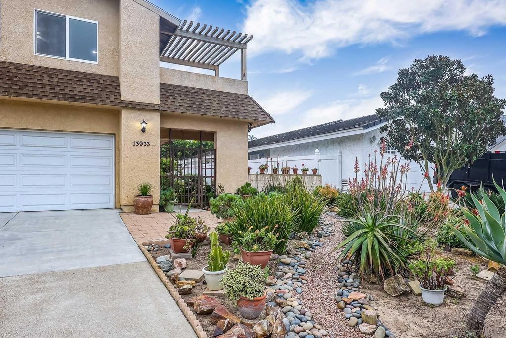 Photo of 13933 Recuerdo Dr, Del Mar, CA 92014 (MLS # 260008118)