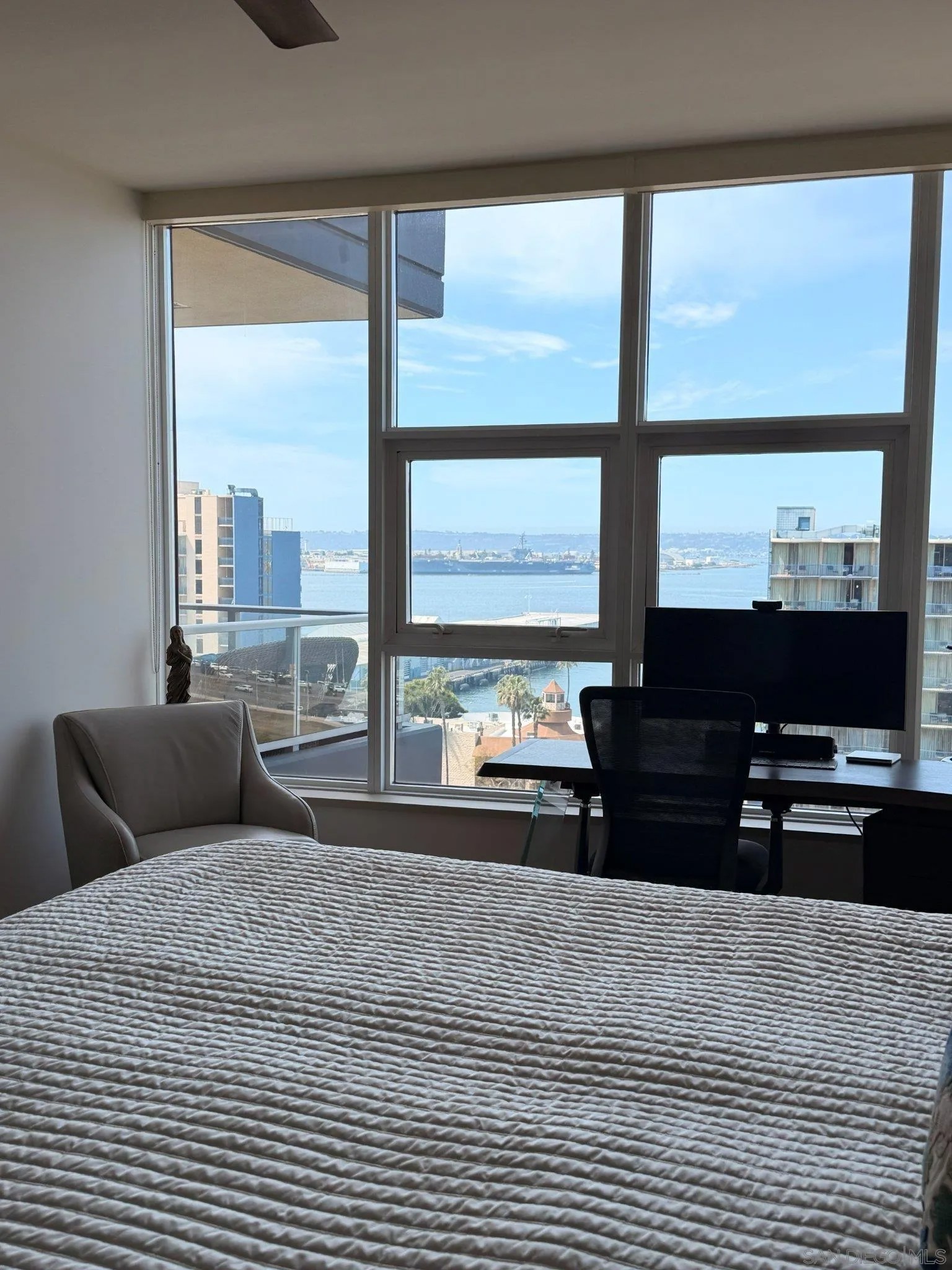 1325 Pacific Highway 1301