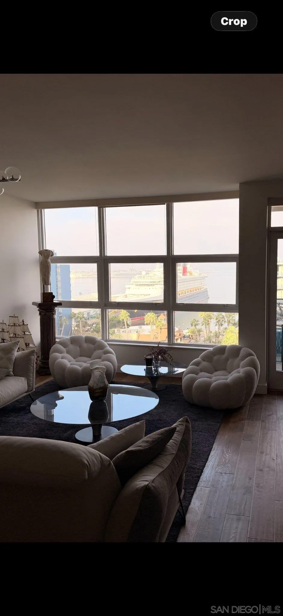 1325 Pacific Highway 1301