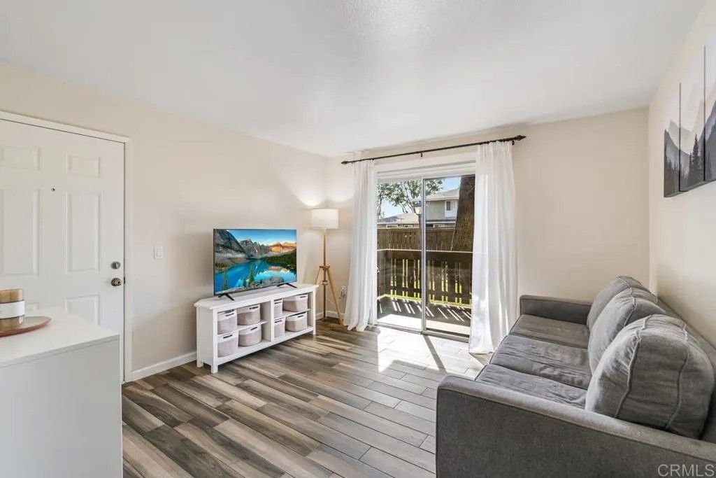 Photo of 2528 White Oak Place #5, Escondido, CA 92027 (MLS # PTP2508438)