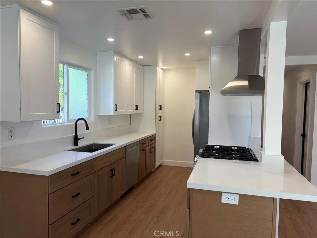 Photo of 7101 Fallbrook Avenue, West Hills, CA 91307 (MLS # SR26090126)