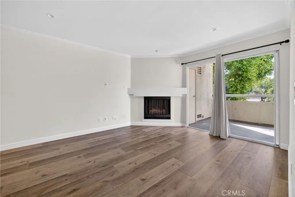 Photo of 5520 Owensmouth Avenue #103, Woodland Hills, CA 91367 (MLS # SR26078997)