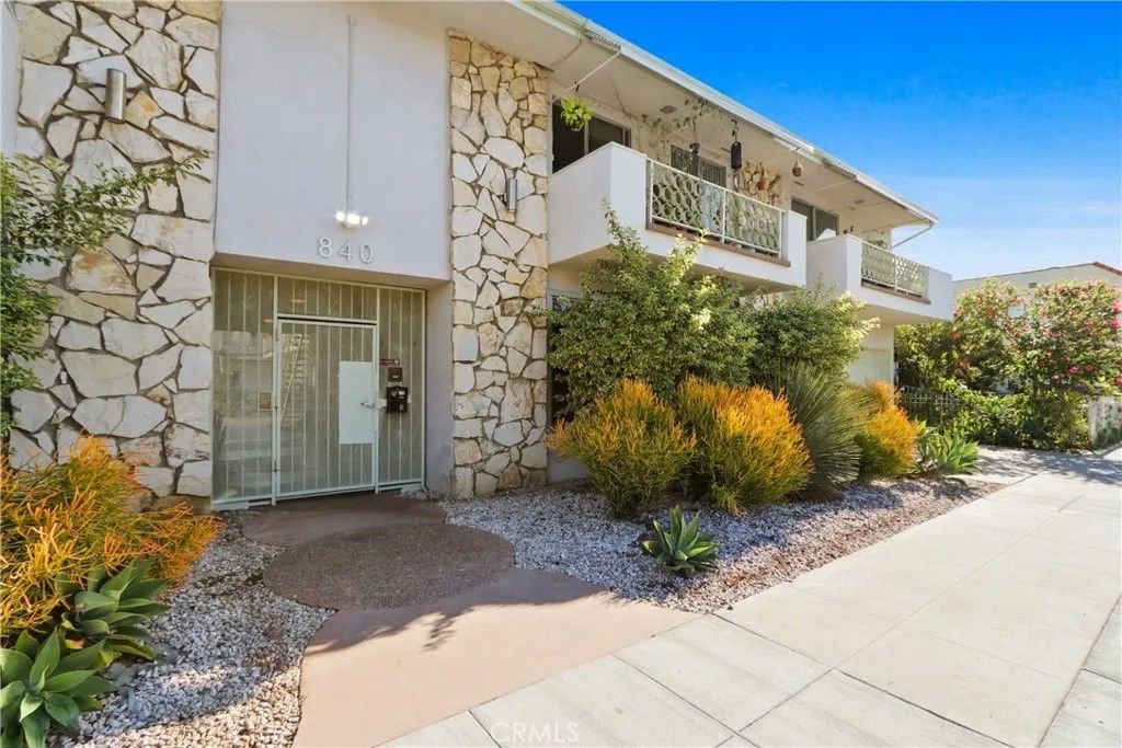 Photo of 840 Cedar Ave. Unit #20 Ave, Long Beach, CA 90813 (MLS # PW25270869)