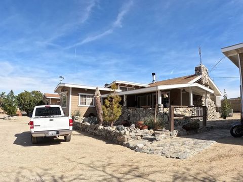 Photo of 30000 Buchannon Ranch Road, Llano, CA 93544 (MLS # CV26055012)