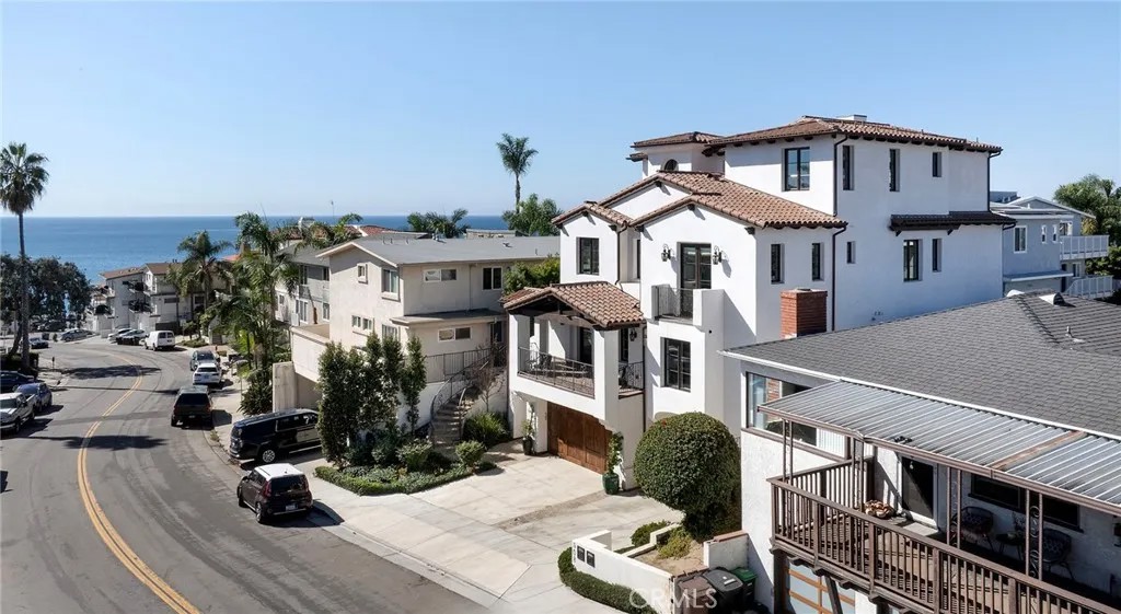 508 Avenida Victoria