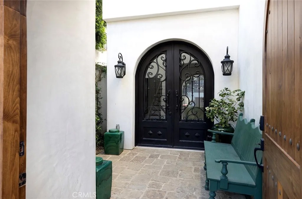 508 Avenida Victoria
