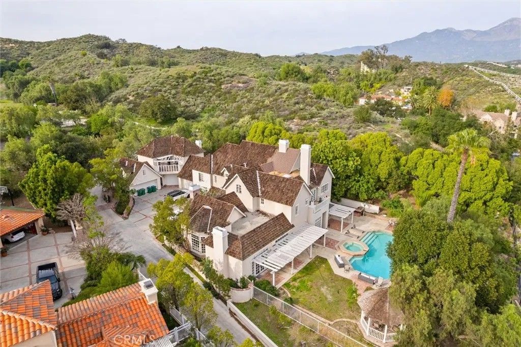 Photo of 2 Via Terracaleta, Coto De Caza, CA 92679 (MLS # OC26012160)