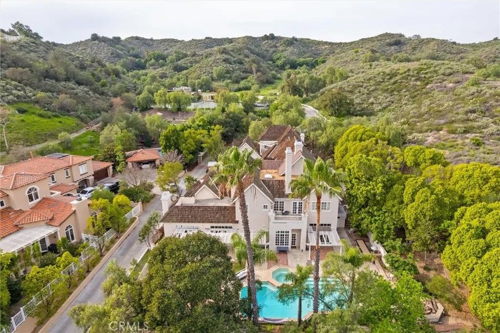 Photo of 2 Via Terracaleta, Coto De Caza, CA 92679 (MLS # OC26012160)