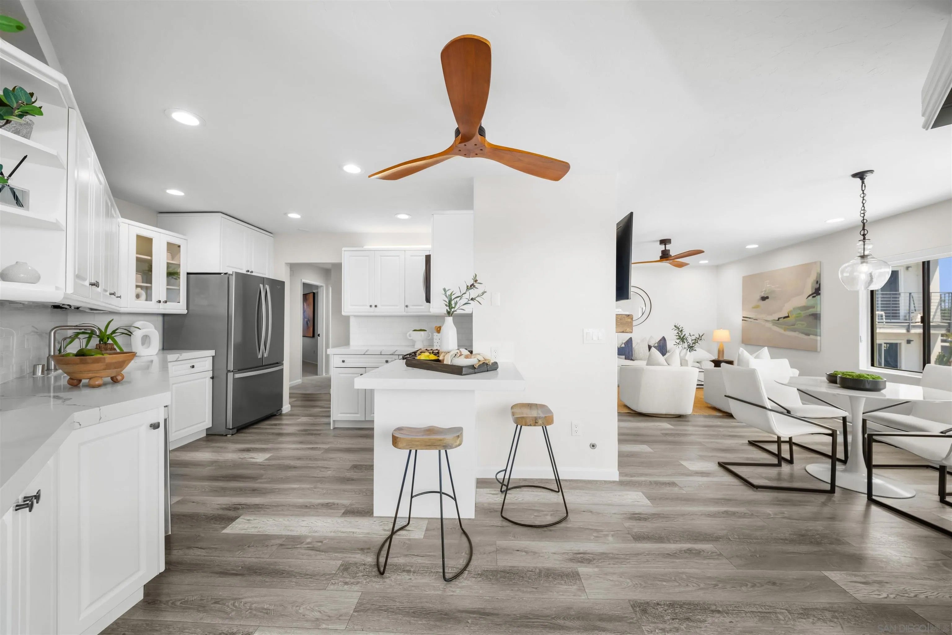 3955 Honeycutt St 202