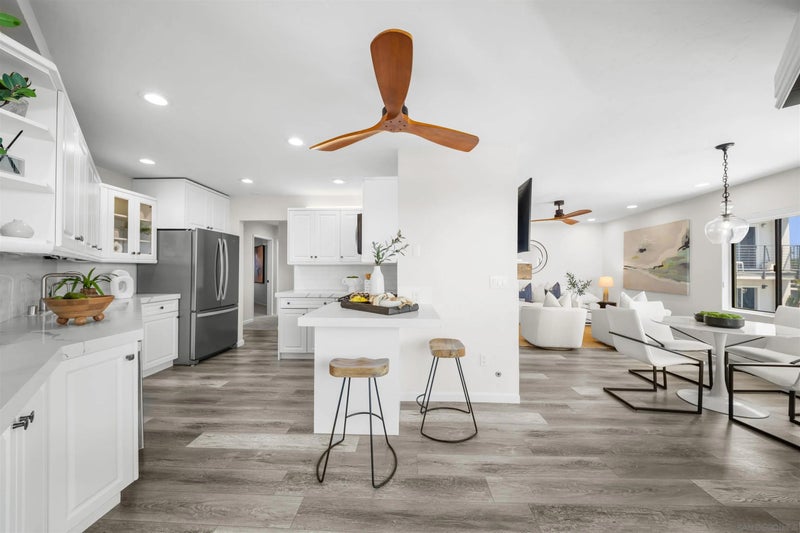 3955 Honeycutt St 202