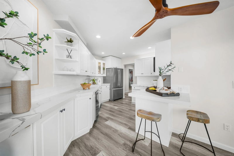 3955 Honeycutt St 202