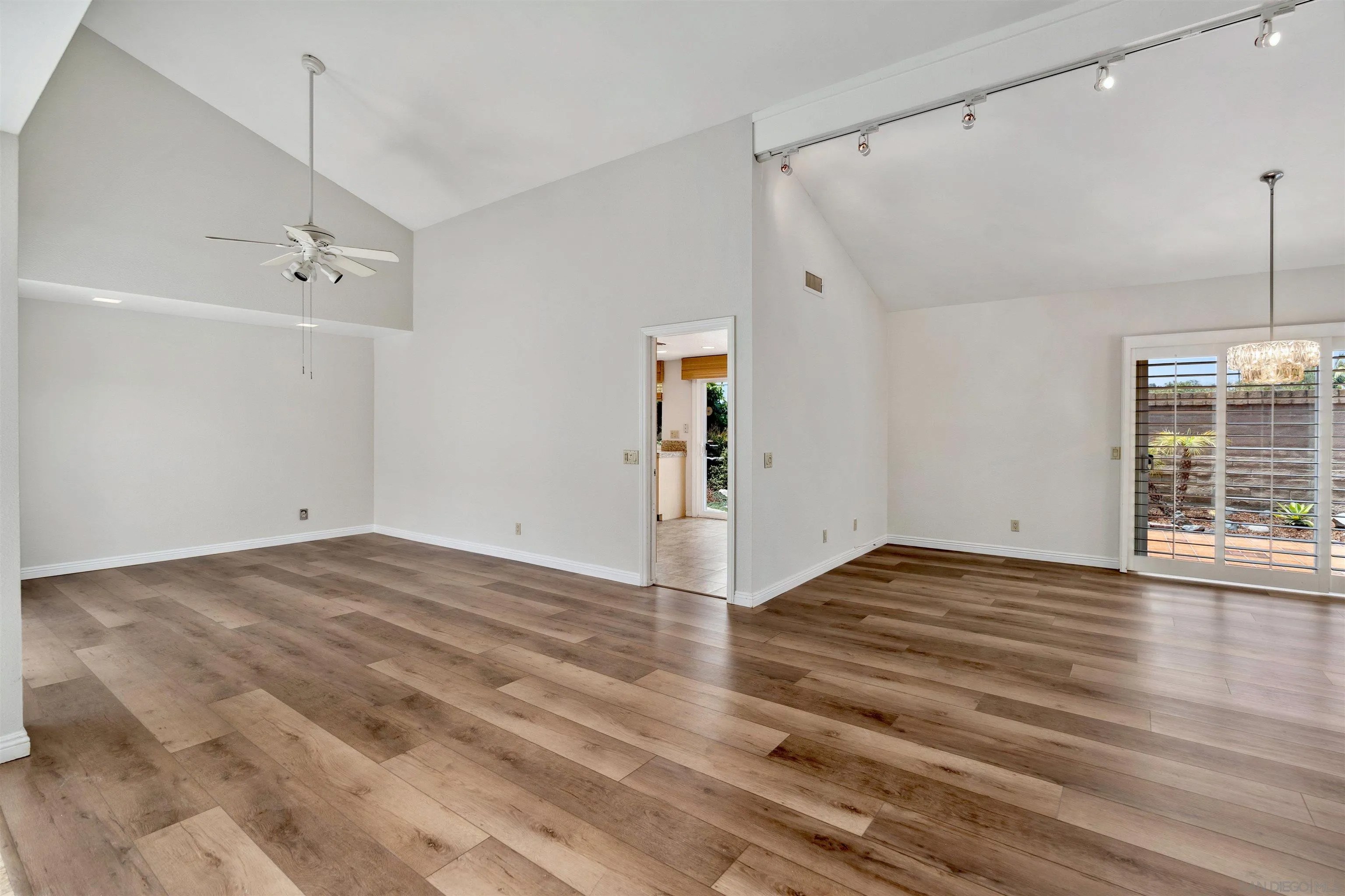 1608 Caminito Asterisco