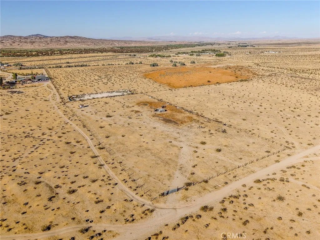 Photo of 19500 Panamint Trl, Helendale, CA 92342 (MLS # HD26207363)