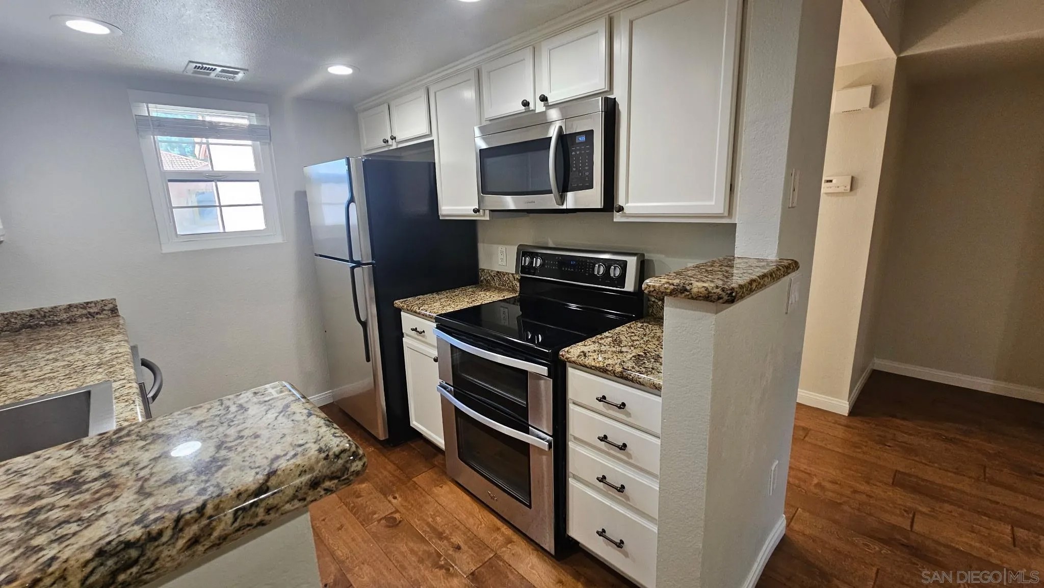 12091 Alta Carmel Ct 10