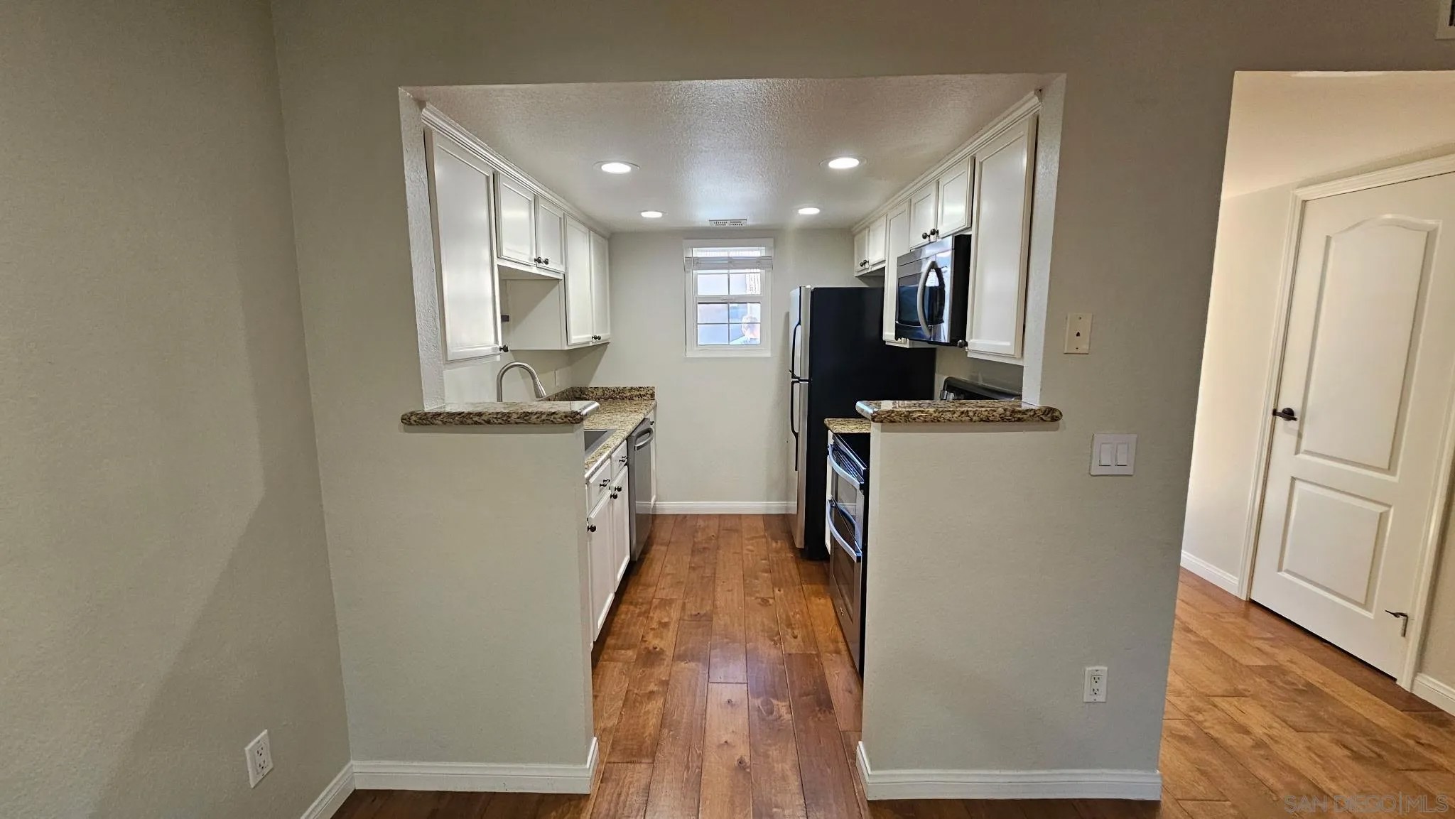 12091 Alta Carmel Ct 10