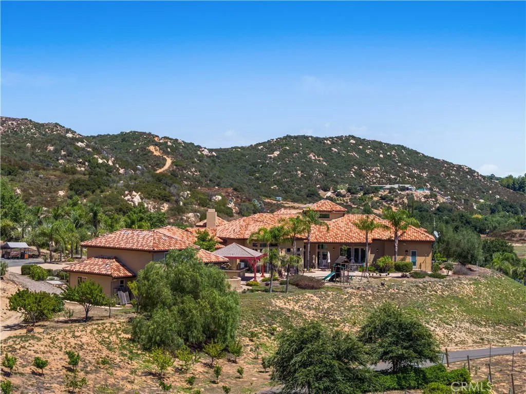 37565 Calle De Companero