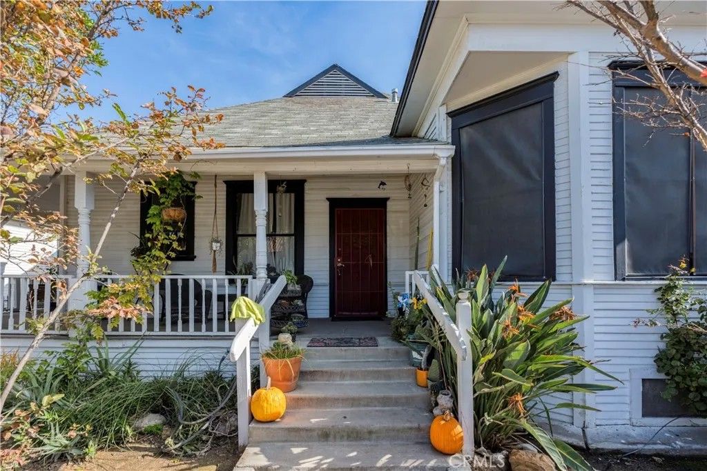 Photo of 2124 E St, Bakersfield, CA 93301 (MLS # SR25272264)