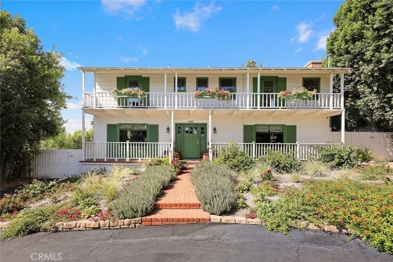 441 N Barranca