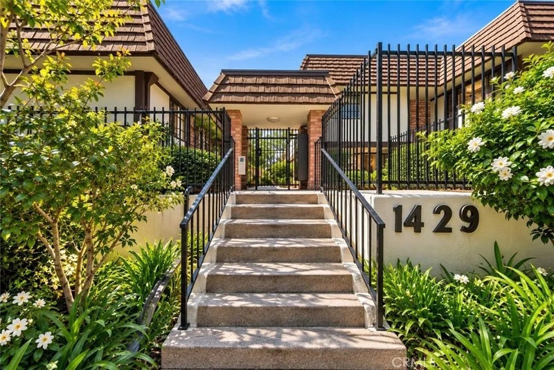 1429 Valley View Road 18