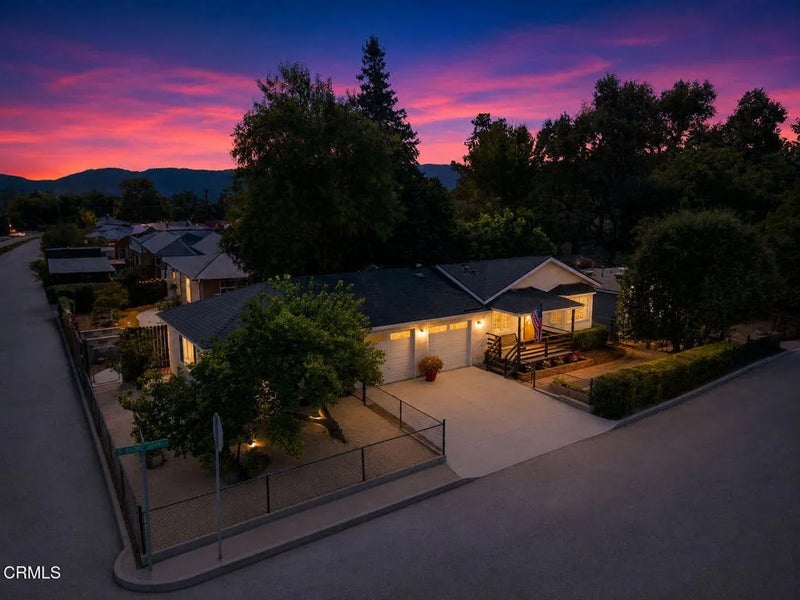 233 El Plano Drive