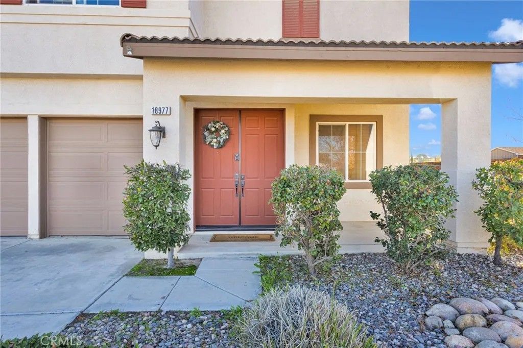 Photo of 18977 Mono Dr, Hesperia, CA 92345 (MLS # HD25278958)