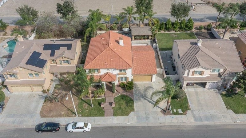 1247 Huckleberry Ln