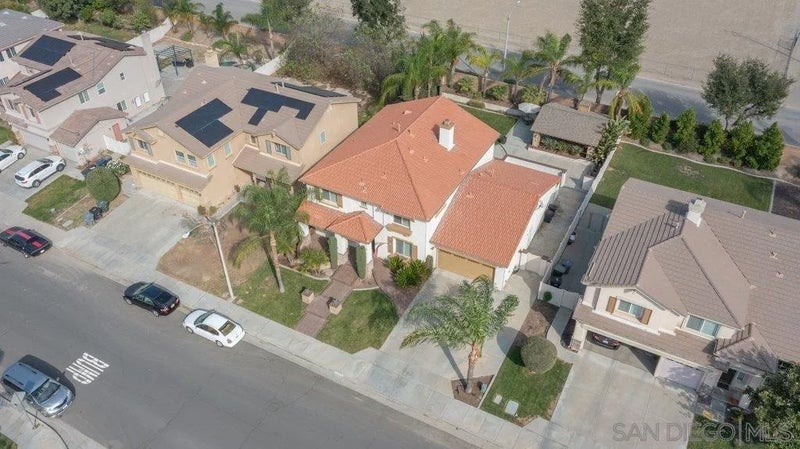 1247 Huckleberry Ln