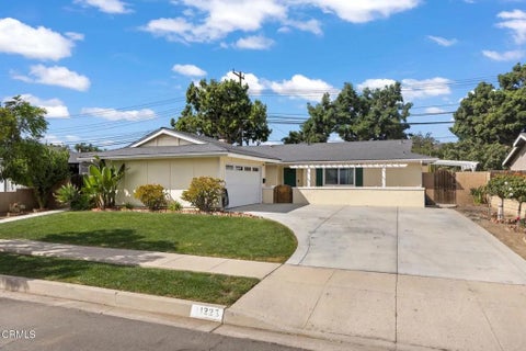 Photo of 11225 Casa Street, Ventura, CA 93004 (MLS # V1-39281)