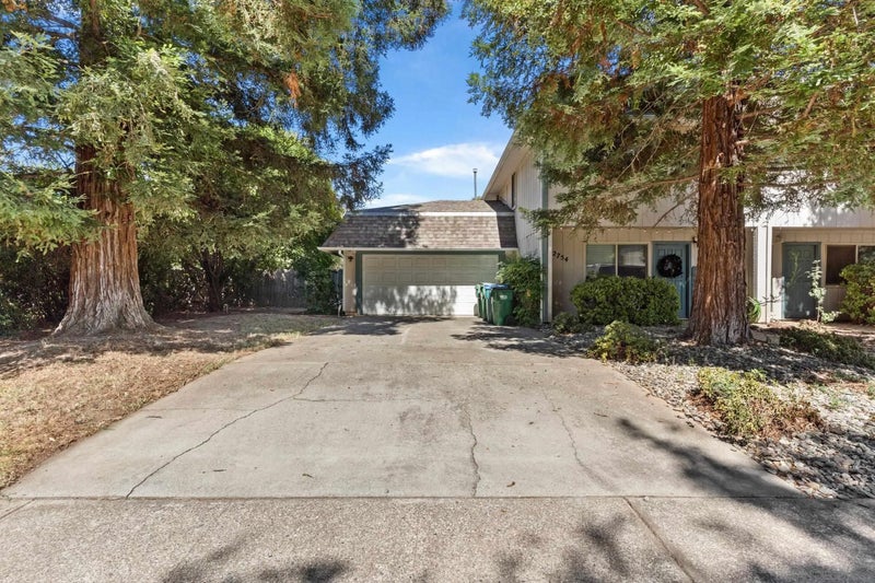 2750 White Ave