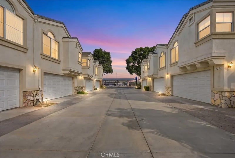 3294 W Orange