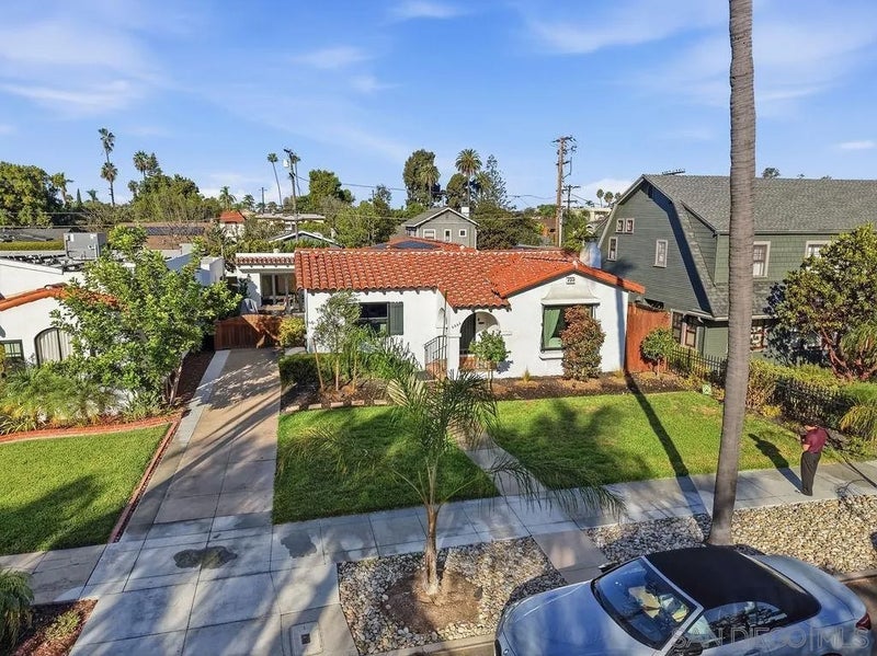 4664 Biona Dr