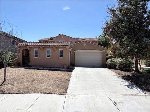 4 beds bed, 3.5 baths bath property at 37473 Starmist Way, Murrieta, CA 92563