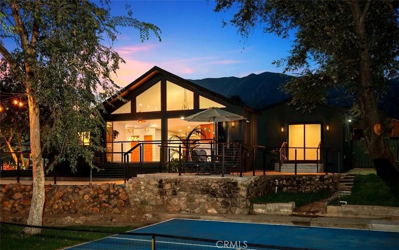 32 W Las Flores Drive